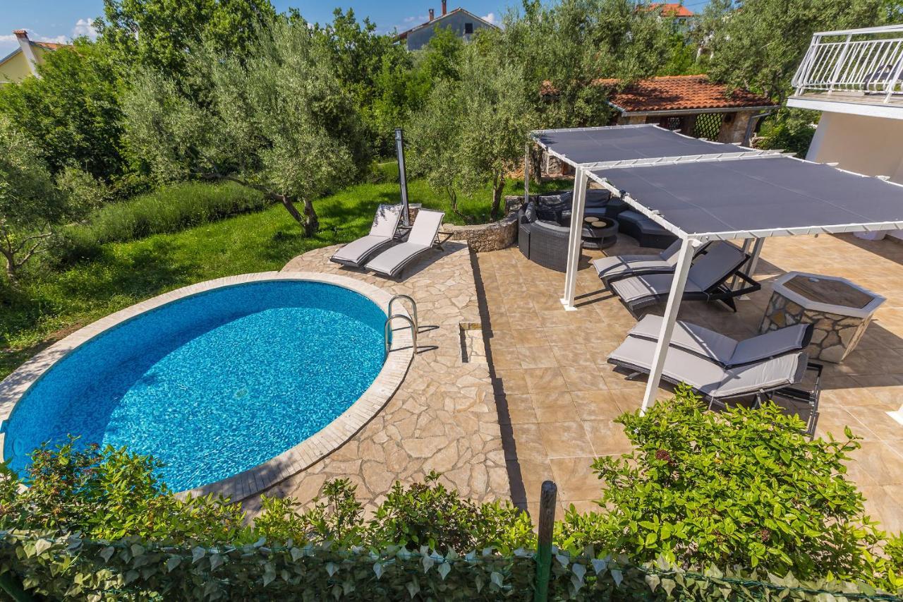 Holiday Home Olive Garden Brzac Kültér fotó