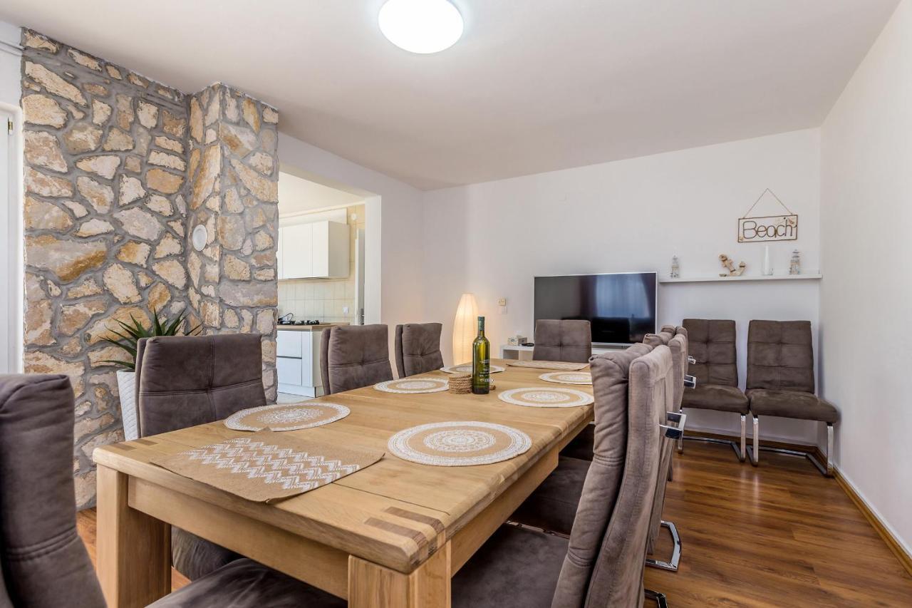 Holiday Home Olive Garden Brzac Kültér fotó