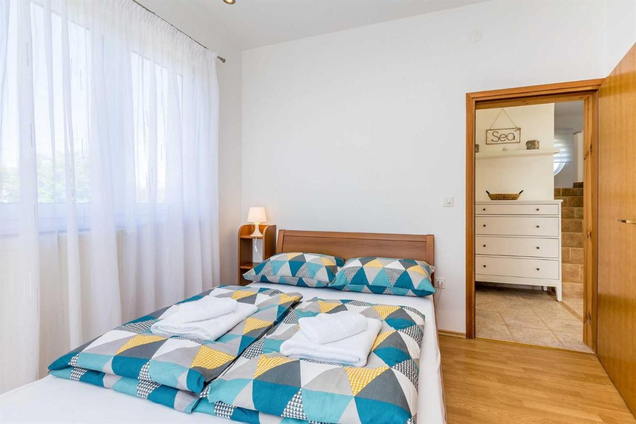 Holiday Home Olive Garden Brzac Kültér fotó