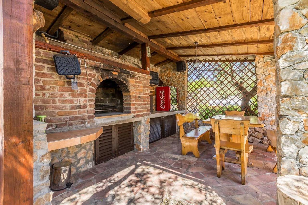 Holiday Home Olive Garden Brzac Kültér fotó